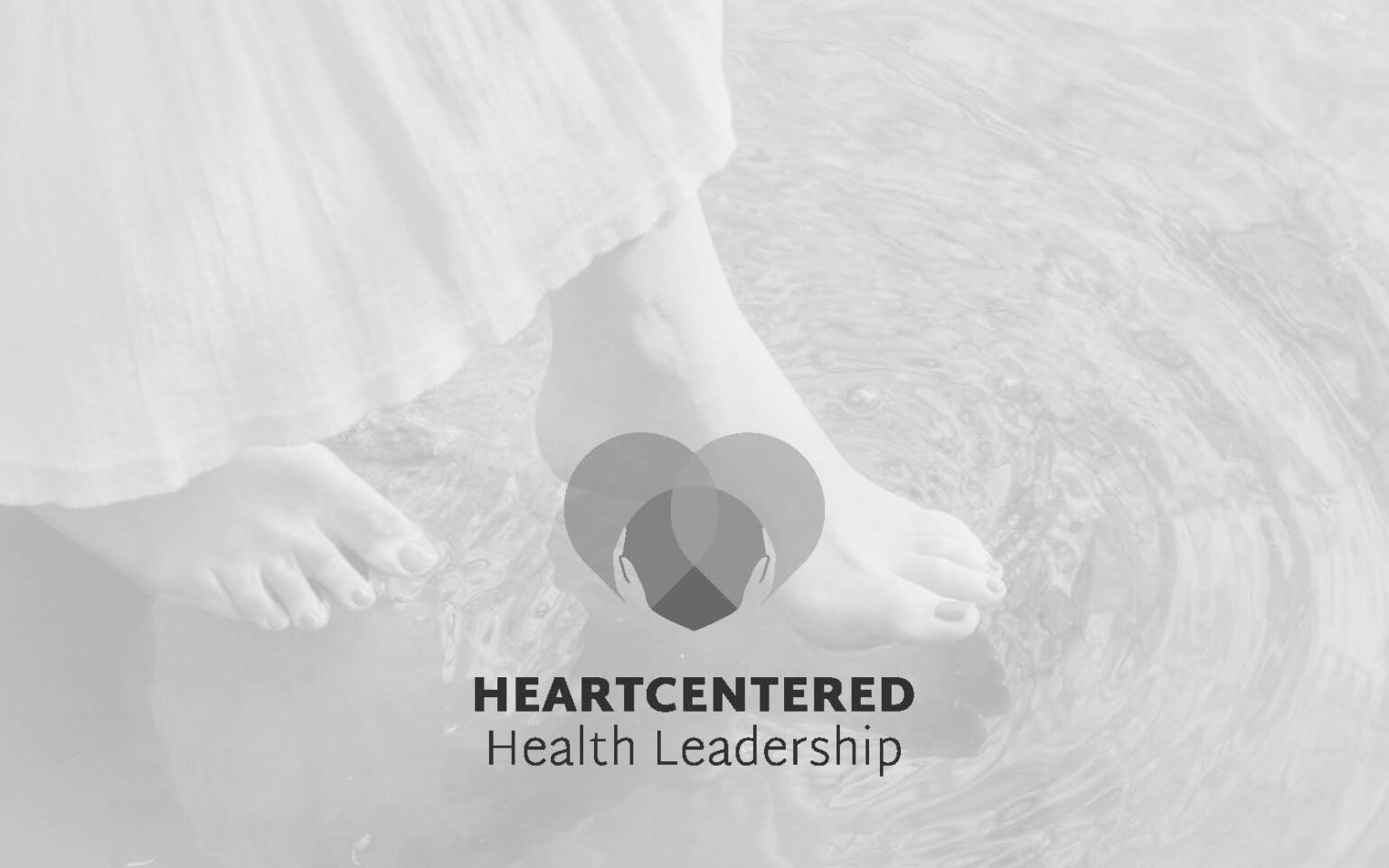 heartcentered-health-logo-opgave-grey-grafisk-design-for-iværksættere