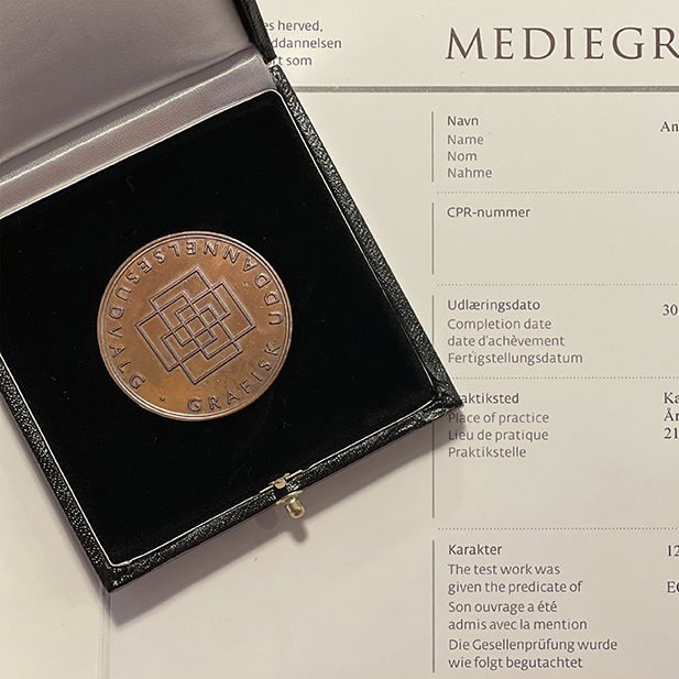 grafisk-medalje-square-grafisk-design